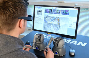 Session on the VOXEL-MAN Tempo training simulator. Photo: Christian Stelling